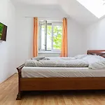 Double Room In An Elegant House Gd