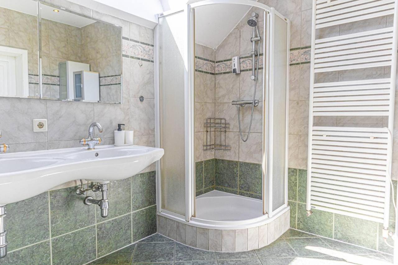 Double In An Elegant House Gd *